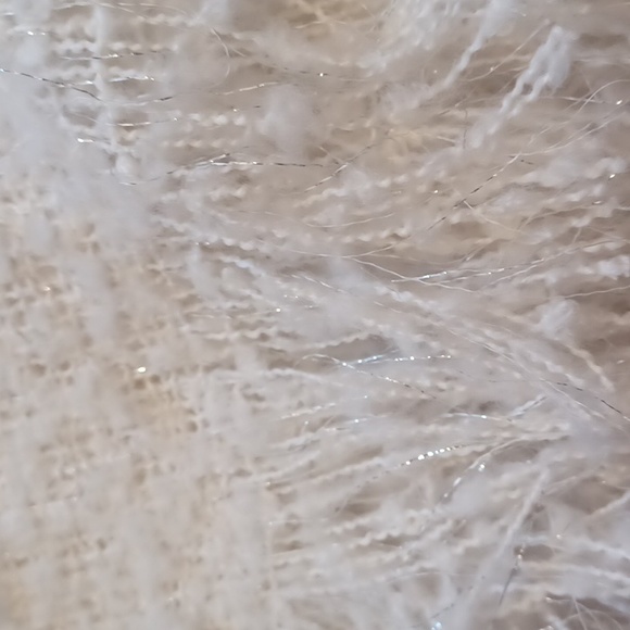 Steve Madden "Cat Nap" Oversized Blanket Scarf - Picture 4 of 8